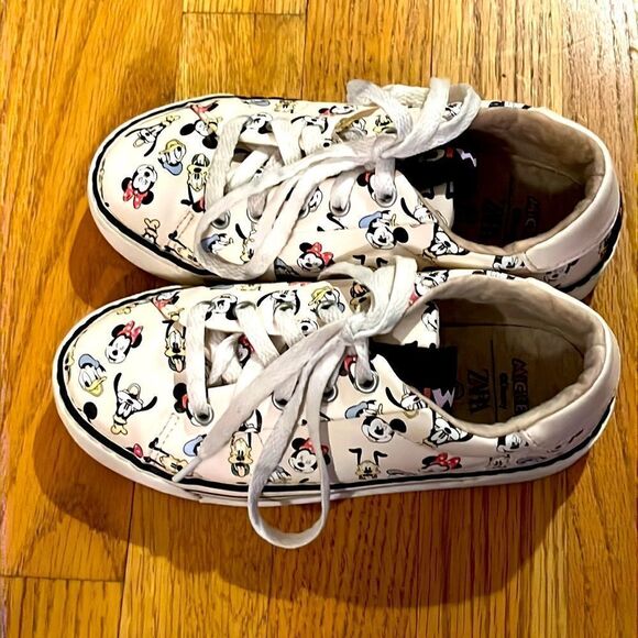 Zara “Disney” Big Kid’s Tennis Sneakers with Character Decals- Size 31 (US-12.5) - Picture 2 of 11
